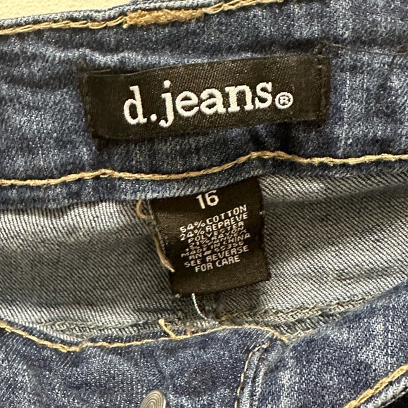 d.jeans Size 16 Blue Jeans. Worn a few times. - Picture 2 of 3
